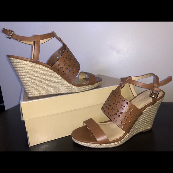 MICHAEL KORS Darci Wedge Sandals Brown Leather Women’s Size 9 Like New with Box! - Picture 8 of 11